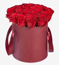 Коробка красных роз